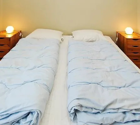 Four-bedroom Holiday In Tranekaer 3 * Skattebølle