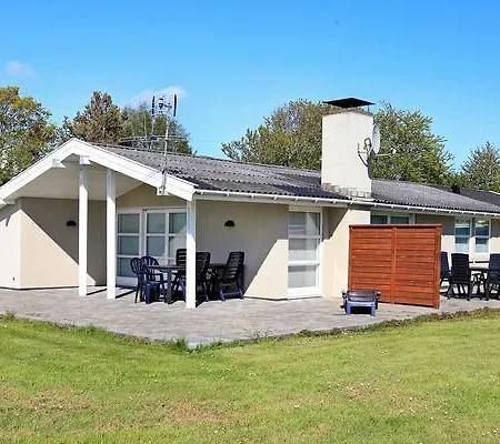Prázdninový dům Four-bedroom Holiday In Tranekaer 3